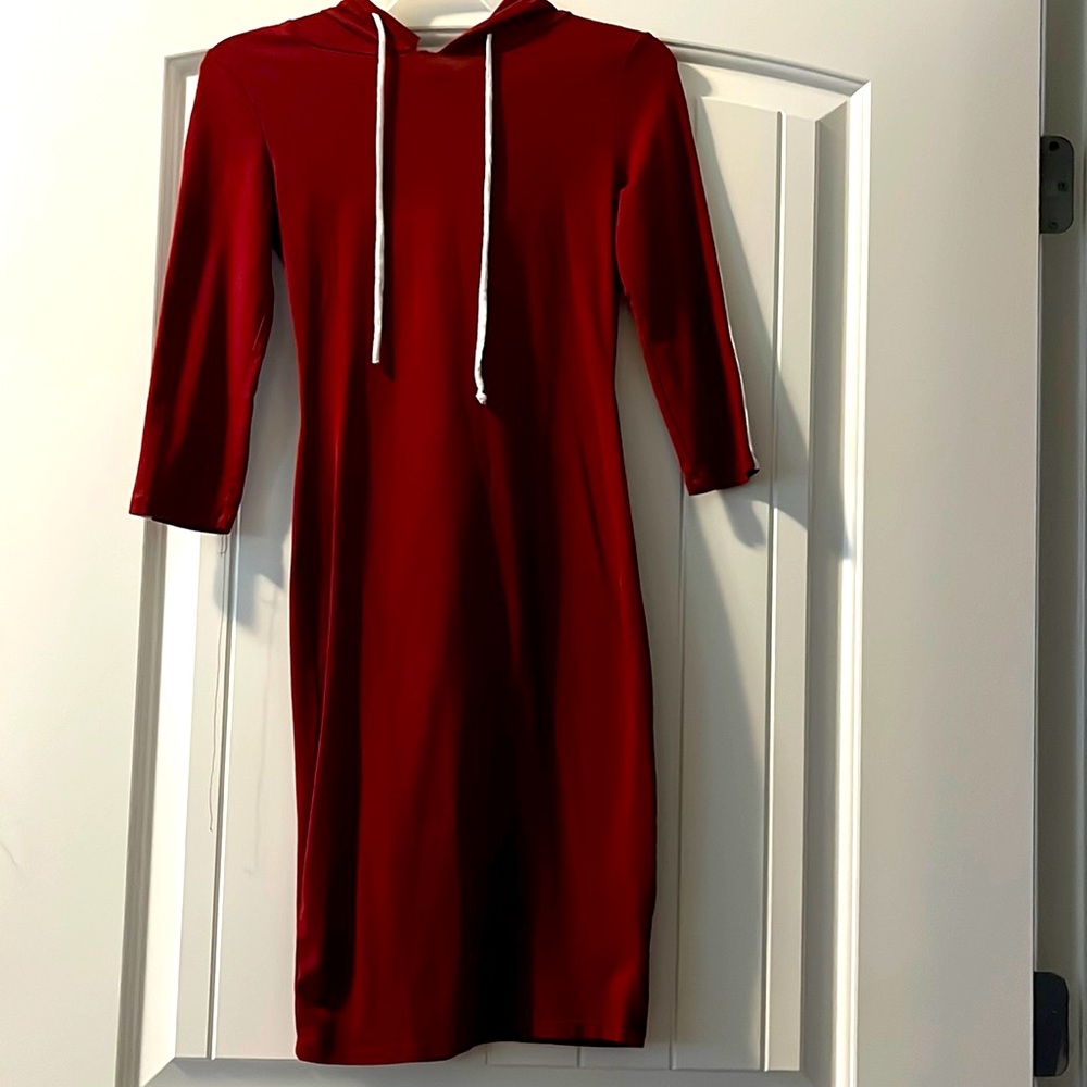 Heart & Hops Burgundy Hooded Dress Size Small